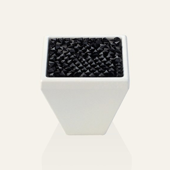 Ручка для мебели Linea Cali Rocks PB с Swarowski® струйного черного хрусталя и непрозрачный белый