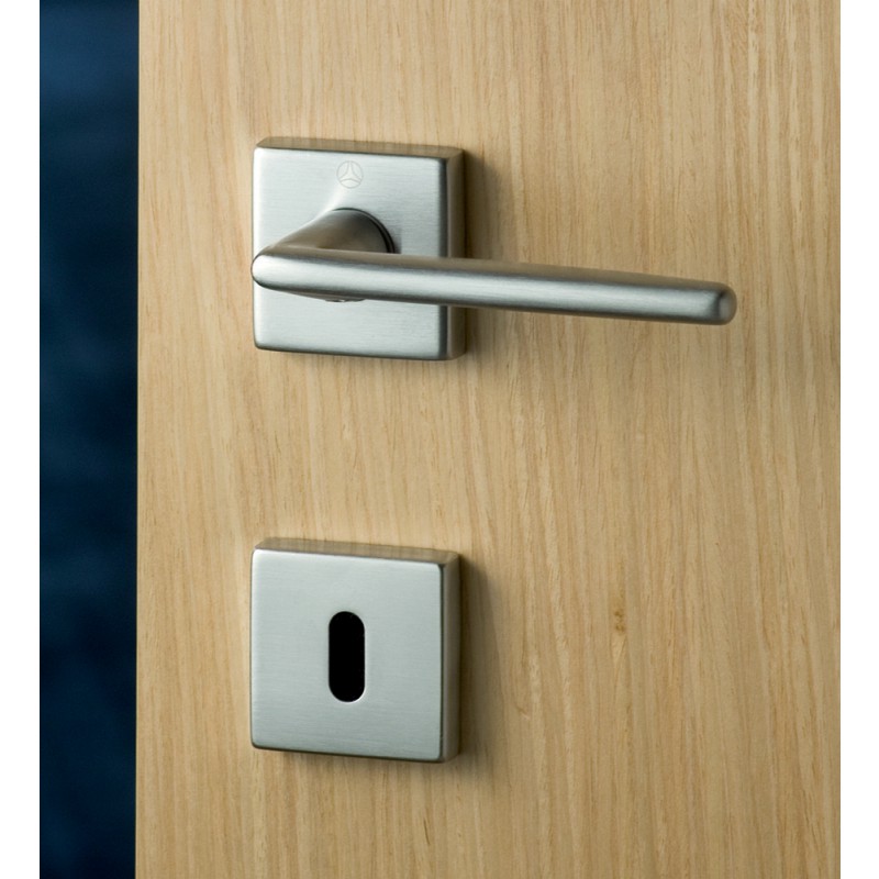 Пара ручек Ghidini Модель простая OCS M18 Розетка и вентиляционные отверстия