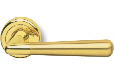 Пара ручек Ghidini Женева модель МНК с розеткой и отверстия