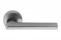 Дверная ручка Gira Satin Chrome на розетке от дизайнера Джаспера Моррисона для Colombo Design