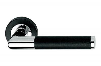 Karina Matt Black + Полированная хромированная дверная ручка на Розетке Cilindrica Form Calì Line