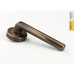 Ручка межкомнатной двери из латуни Reguitti Low Neck
