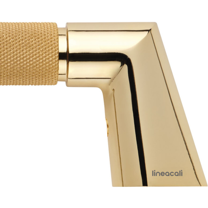 Ручка Linea Calì Brass Grip Handle представлена рекламе Nespresso