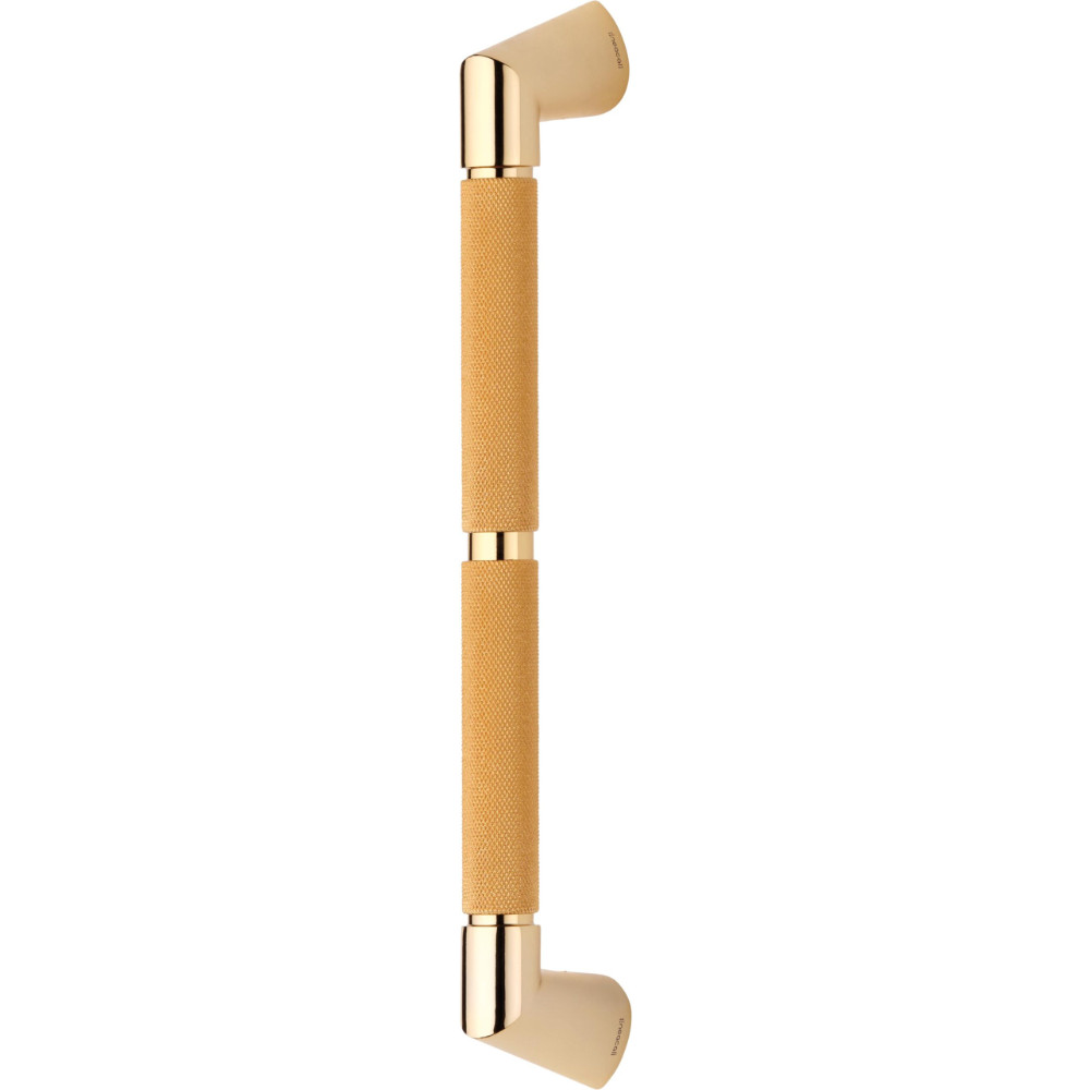 Ручка Linea Calì Brass Grip Handle представлена рекламе Nespresso