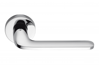 Полированная хромированная дверная ручка Isy на розетке от Luta Bettonica и Джанкарло Леоне для Colombo Design